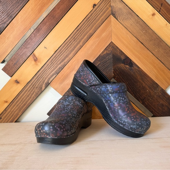 Dansko Clogs size 36 - Picture 2 of 4